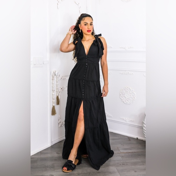 Black Ruched Maxi Dress with V-Neck and Slit - Picture 1 of 8